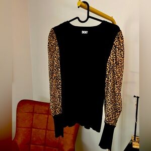 Long sleeve with animal pattern